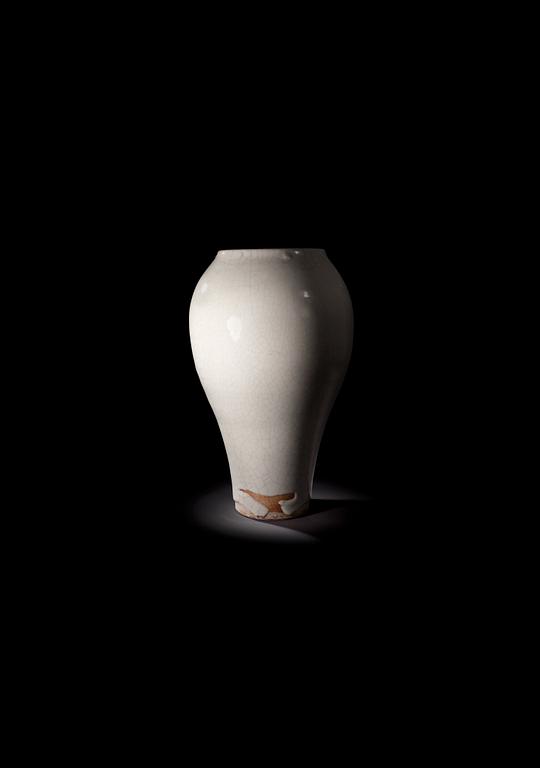 Toini Muona, A CERAMIC VASE.