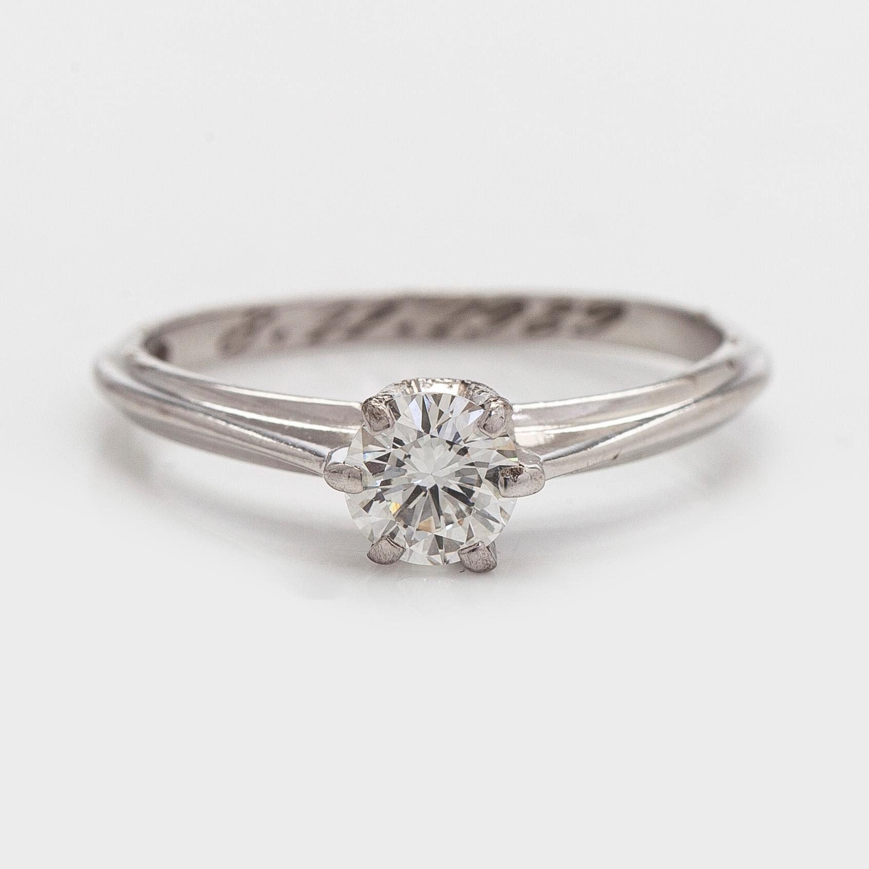 Ring, briljantslipad diamant ca 0,50 ct, 18K vitguld, Kultakeskus 1989.