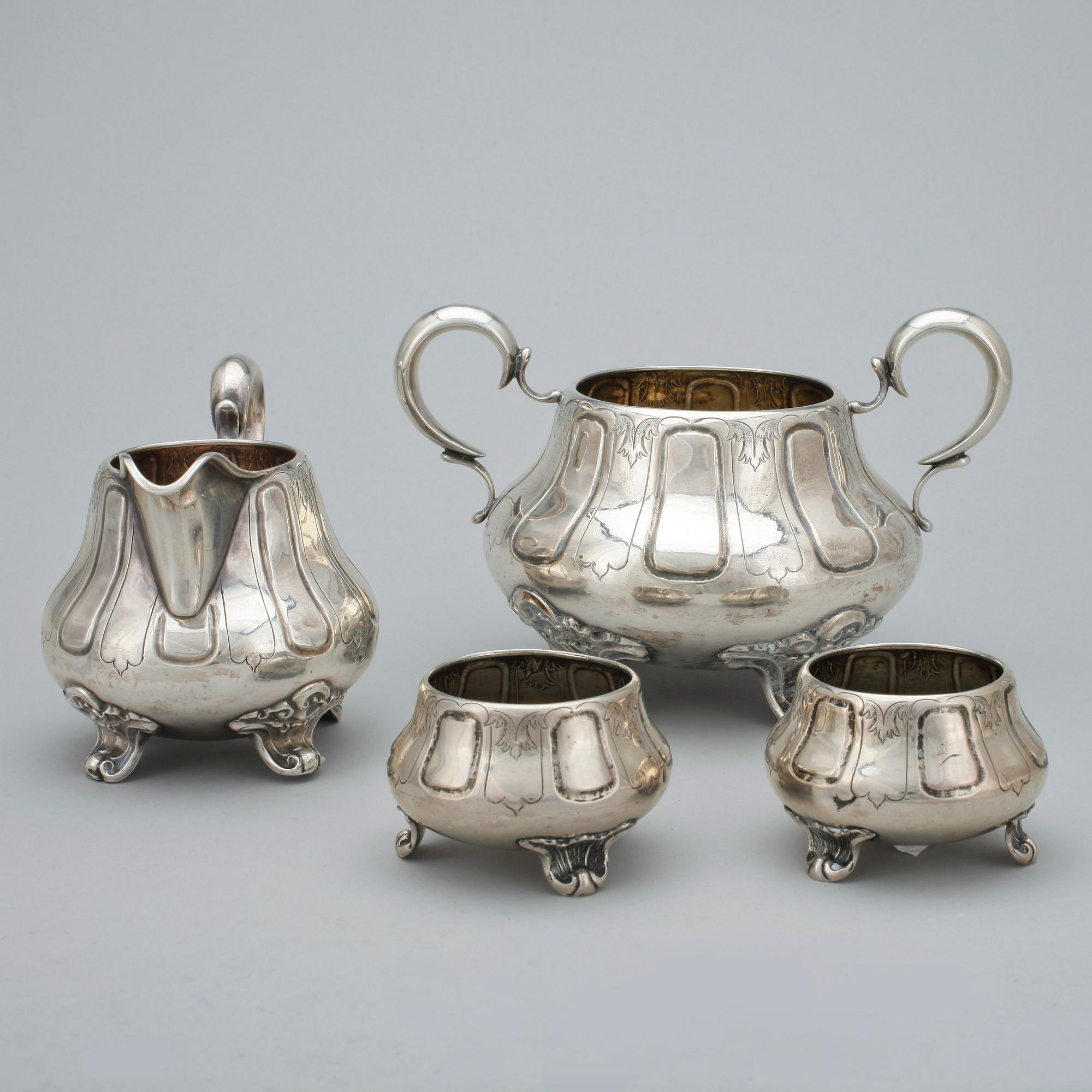 SERVISDELAR, 4 st. Silver. Total vikt ca 466 g.