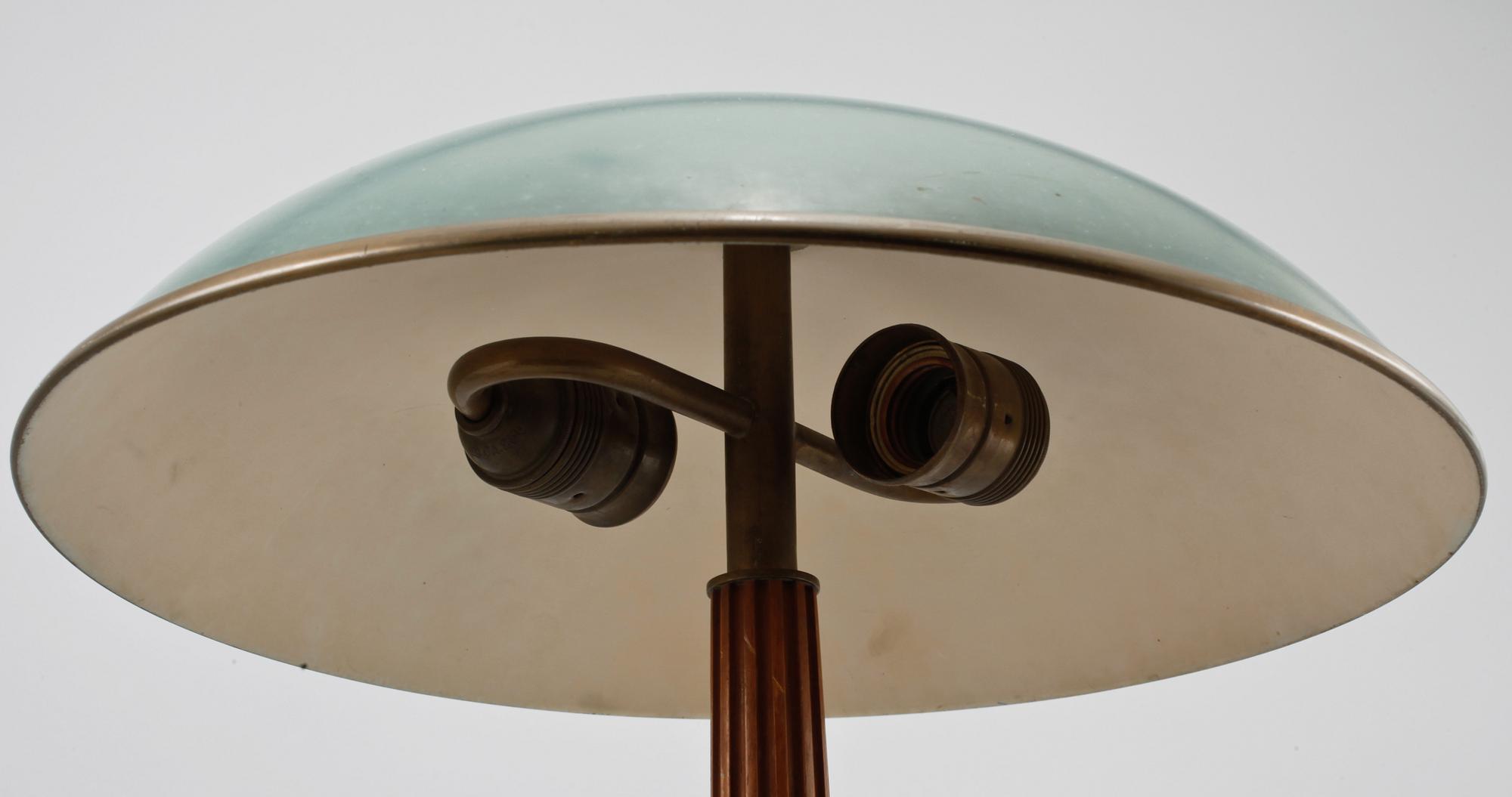 BORDSLAMPA, 1900-talets andra kvartal.