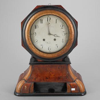 BORDSPENDYL, 1800-tal.