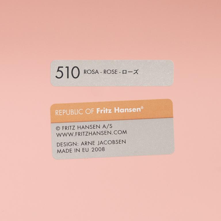 Arne Jacobsen, stolar 2 st, Fritz Hansen 2008.