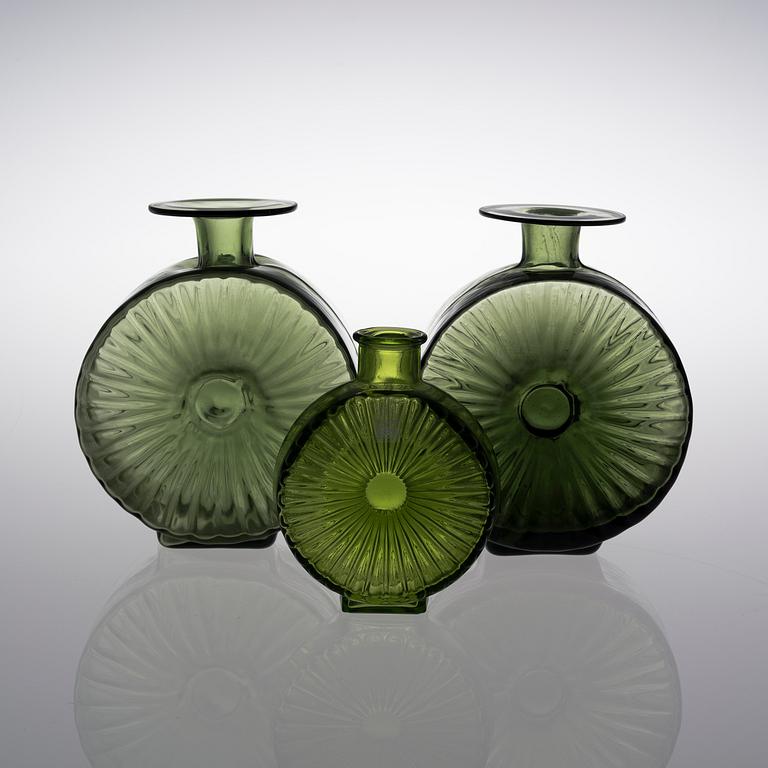 HELENA TYNELL, FLASKOR, 3 st, glas, "Solflaska", Riihimäen Lasi Oy, 1900-talets senare hälft.