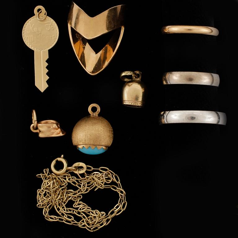 PARTI GULDSMYCKEN, mest 18K, bla Sverige, 1900-tal. Totvikt ca 23 gram.