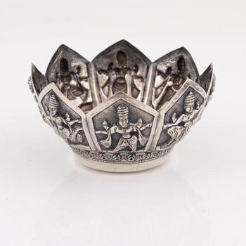 Bowl, silver, probably South America, 20th Century.