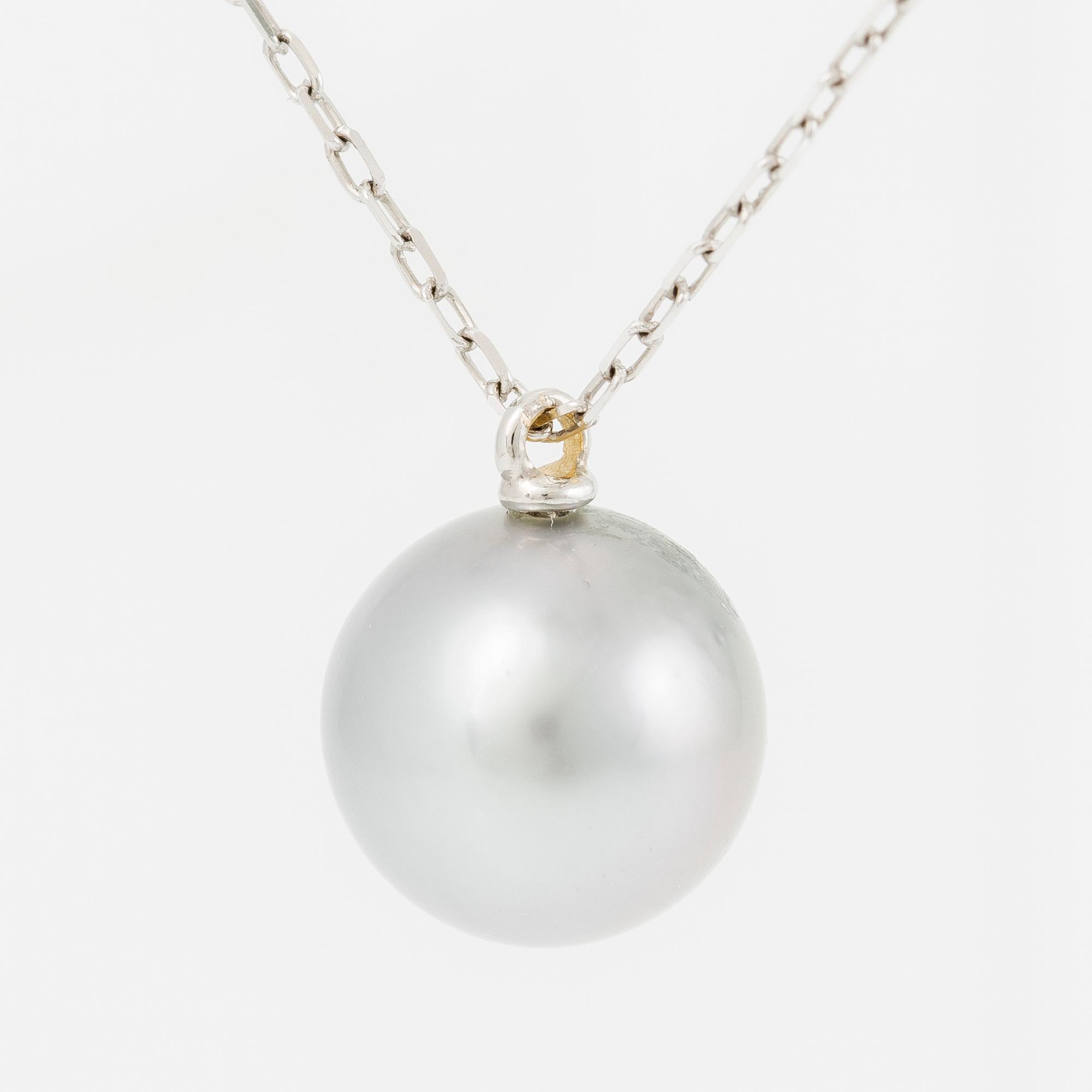 Collier 18K vitguld med odlad Tahitipärla.