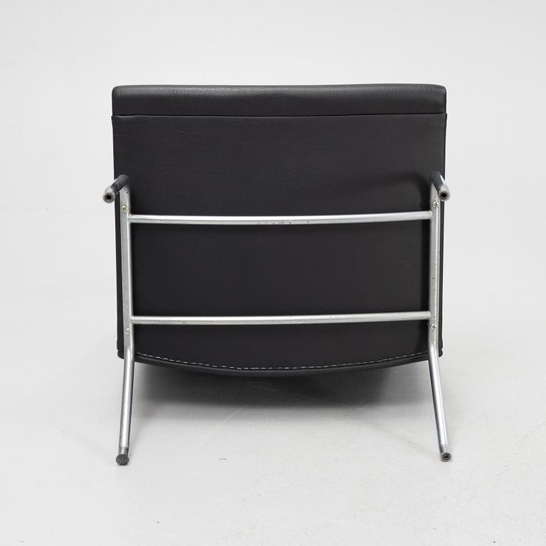 Hans J Wegner, a pair of 'Kastrup Airport Lounge Chair', Denmark.