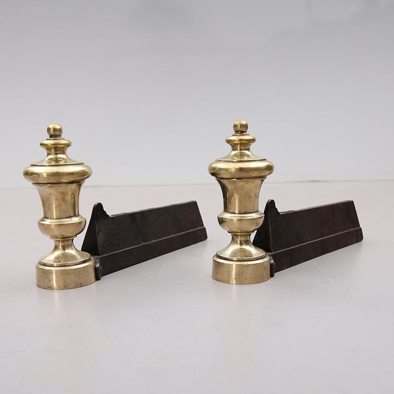 ELDHUNDAR, 1 par, gjutjärn och mässing, 1800-/1900-tal.