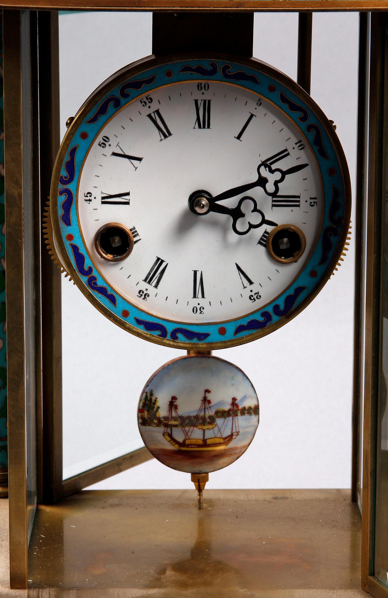BORDSUR, cloisonné. 1900-tal.