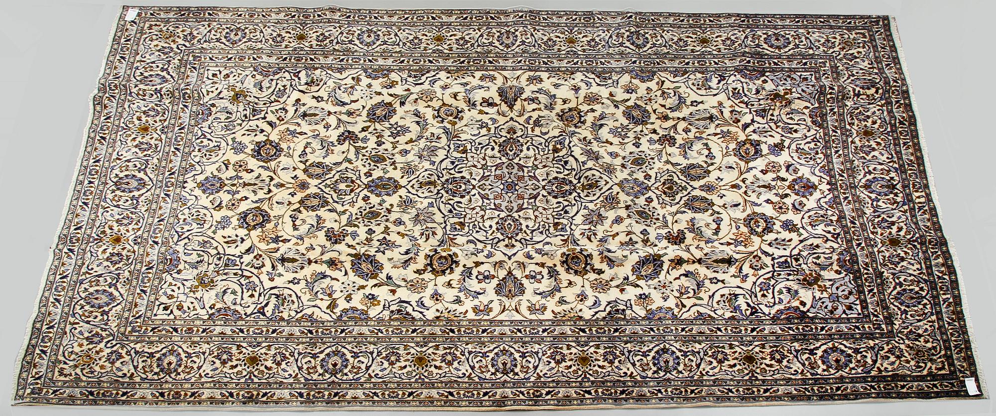 MATTA, Isfahan, ca 405 x 293 cm.