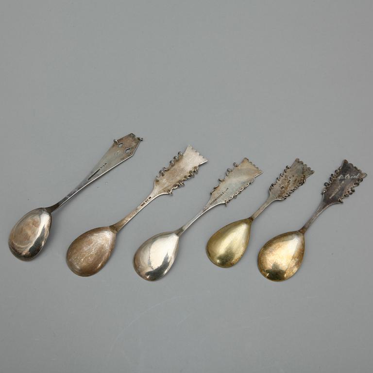 PARTI SAMESILVER, 12 delar, olika mästare och städer. Merparten 1930/40-tal. Total vikt ca 485 gram.