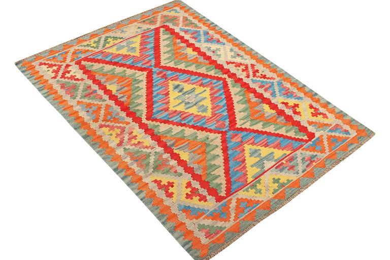 A Kilim rug, c. 176 x 125 cm.