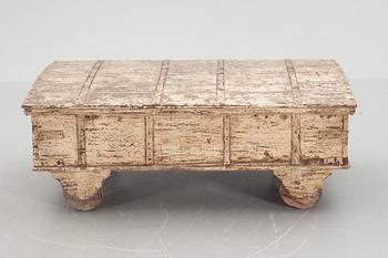 KISTA/BORD, Indien, 1900-talets andra hälft.