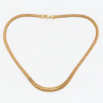 A graduated fancy-linkl necklace.