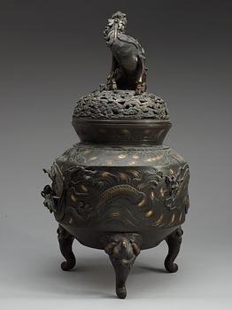 A Japanese bronze censer, Meiji (1868-1912).