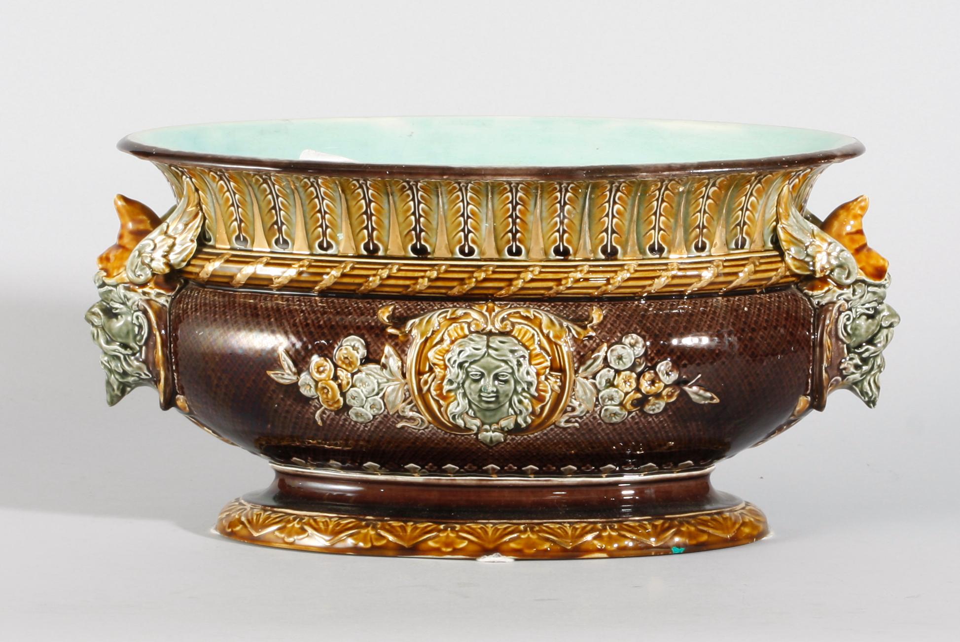 JARDINJÄR, majolika, sent 1800-tal.