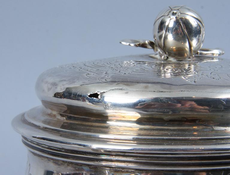 KAFFEKANNA, silver, England, otydl stämplar. 828 gram.