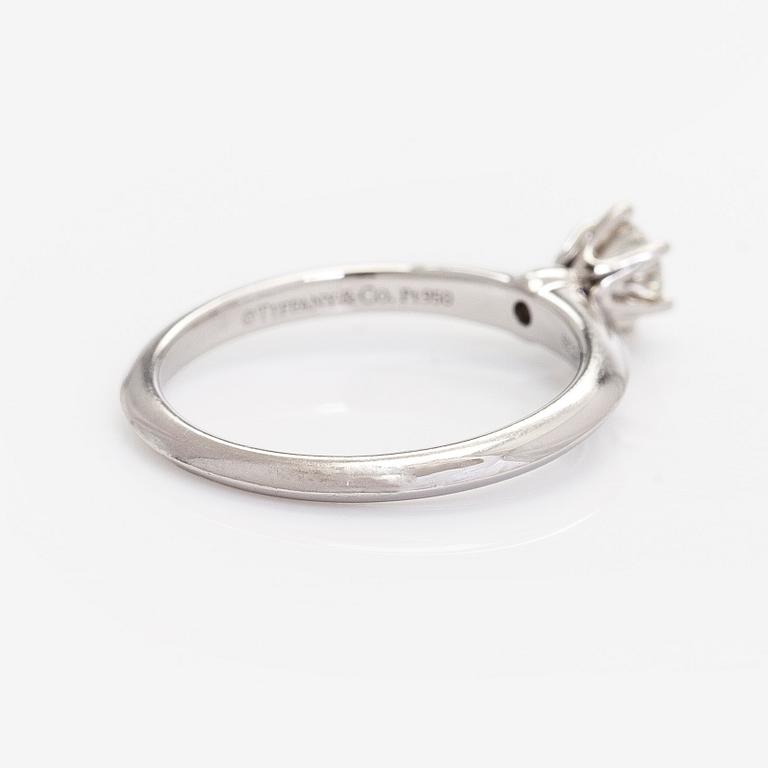 Tiffany & Co, ring, platinum and a brilliant-cut diamond.