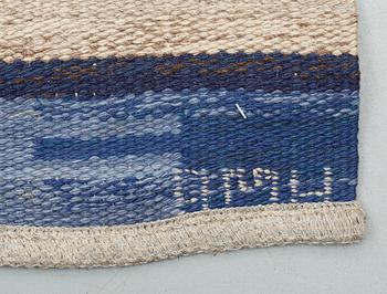 CARPET. Rölakan (flat weave). 500 x 195,5 cm. Signed GLH AMH (Gävleborgs Läns Hemslöjd, probably by Anna-Maria Hoke).