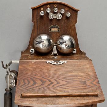 VÄGGTELEFON, Tartu Telefoni Wabrik, Tartu Eesti, Estland, sekelskiftet 1900.