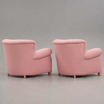 Fritz Hansen, a pair of Fritz Hansen easy chairs, model 1518 B, 1940's.