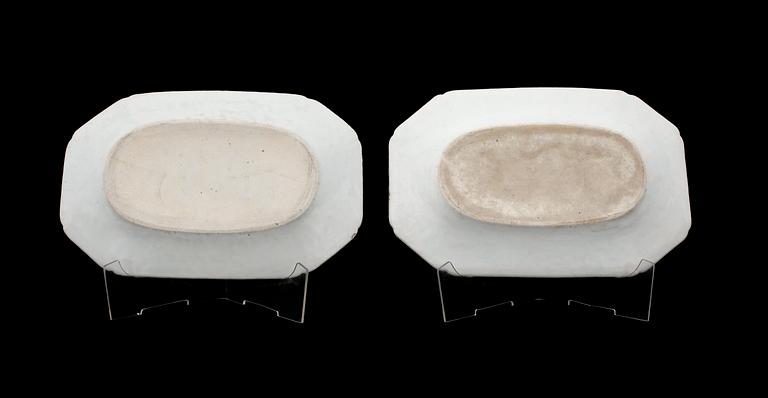 STEKFAT, ett par, porslin, Jiaqing, Kina omkring år 1800.