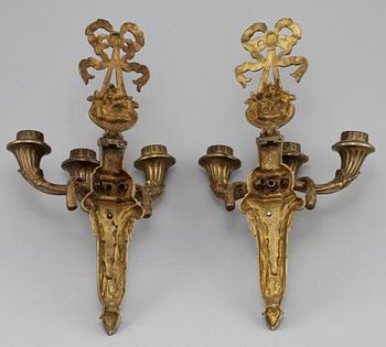 APPLIQUER, ett par, Louis XVI-stil, omkring 1900-talets mitt.