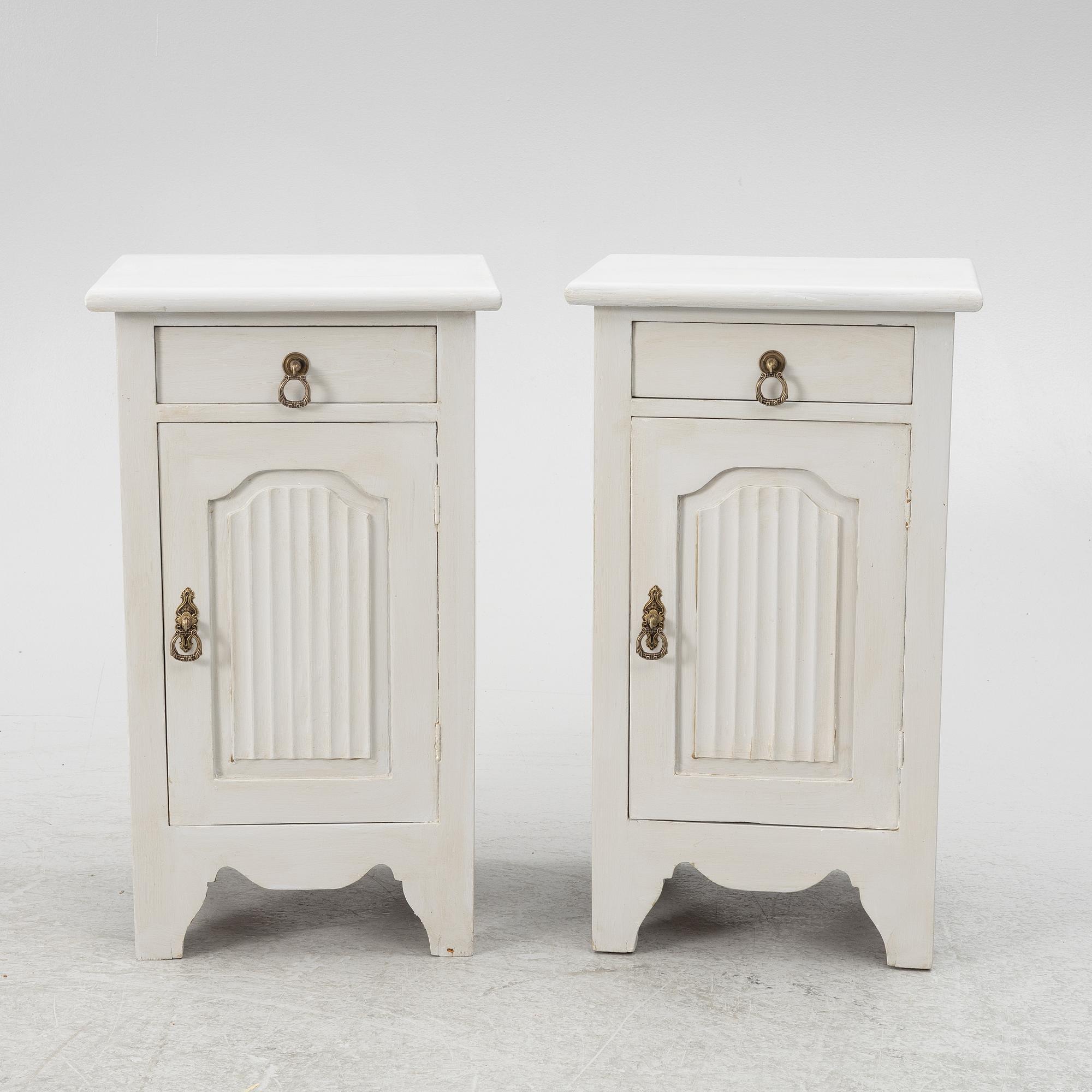 A pair of early 20th Century nightstands.