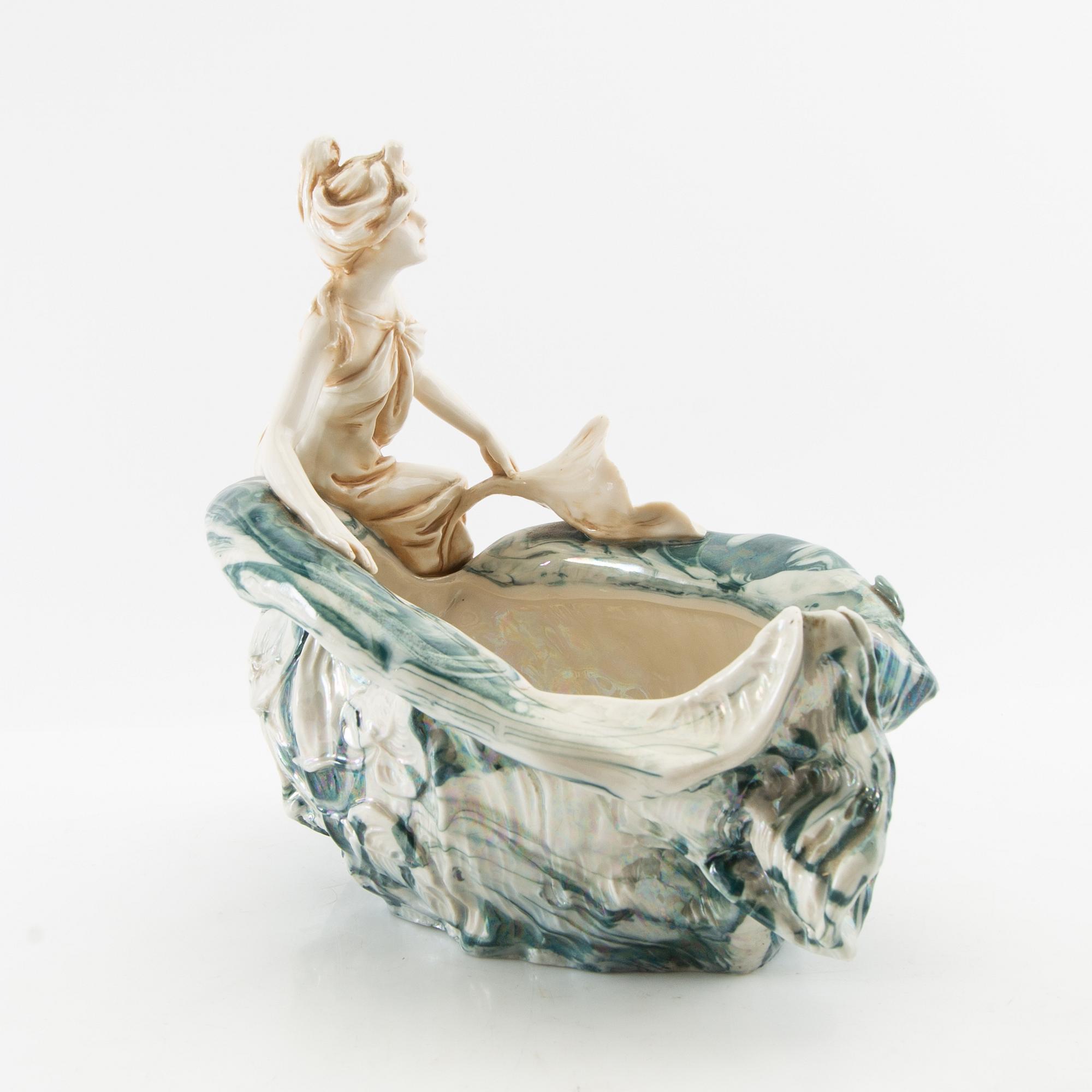 Bowl Royal Dux Bohemia early 20th century porcelain.