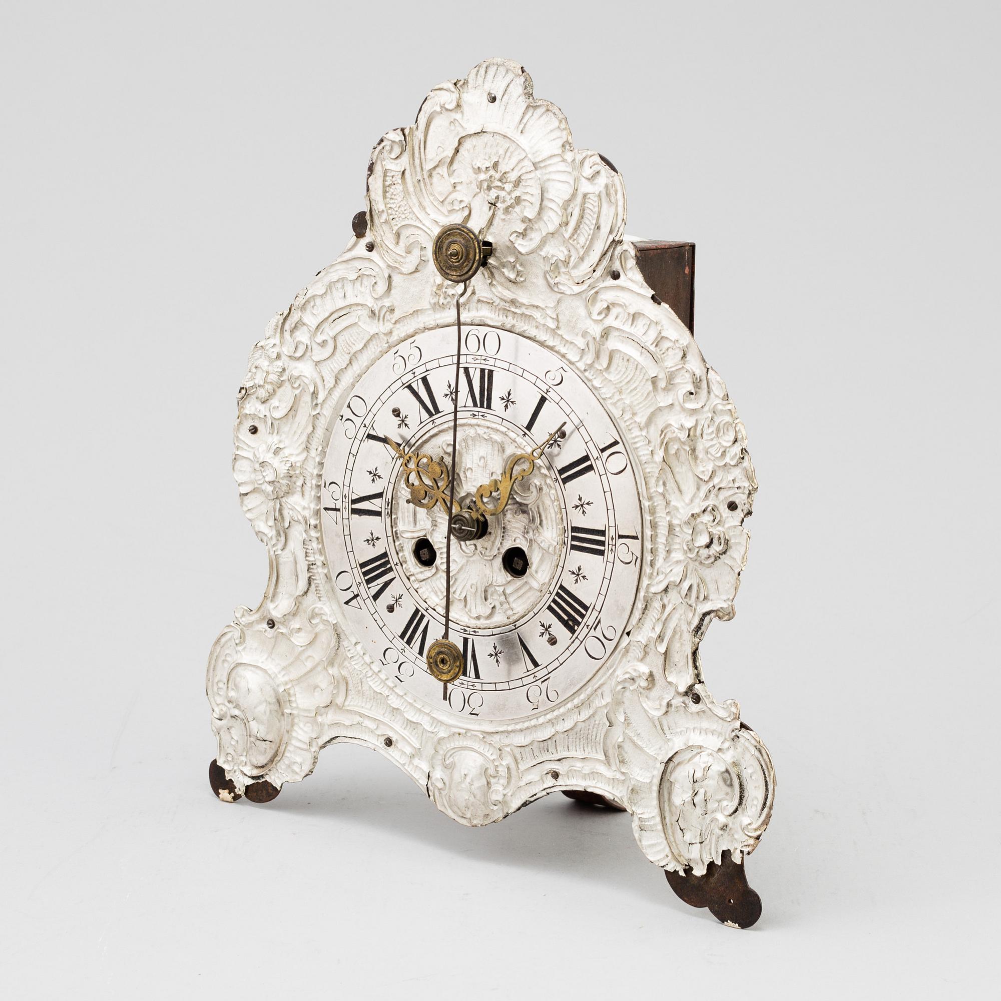 CLOCK WITH VERGE ESCAPEMENT, rococo, 18th century.