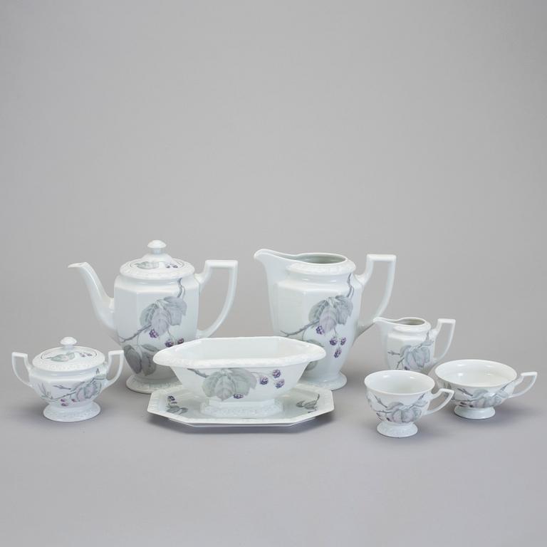 MAT- och KAFFESERVIS, 87 delar, porslin, "Maria Björnbär". Rosenthal.