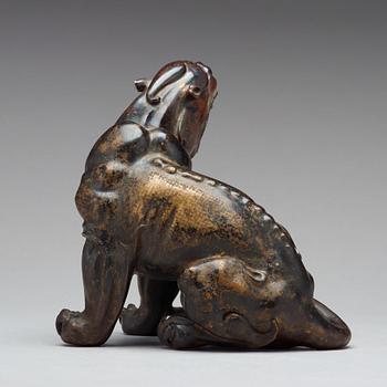 FIGURIN, brons. Mytologiskt djur, 1600-tal.