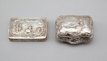 DOSOR, 2 st, silver, 1800-/1900-tal. Vikt ca 212 gram.