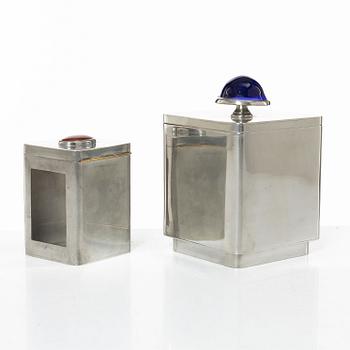 Firma Svenskt Tenn, burkar med lock, två stycken, tenn, Stockholm, 1953 respektive 2013.