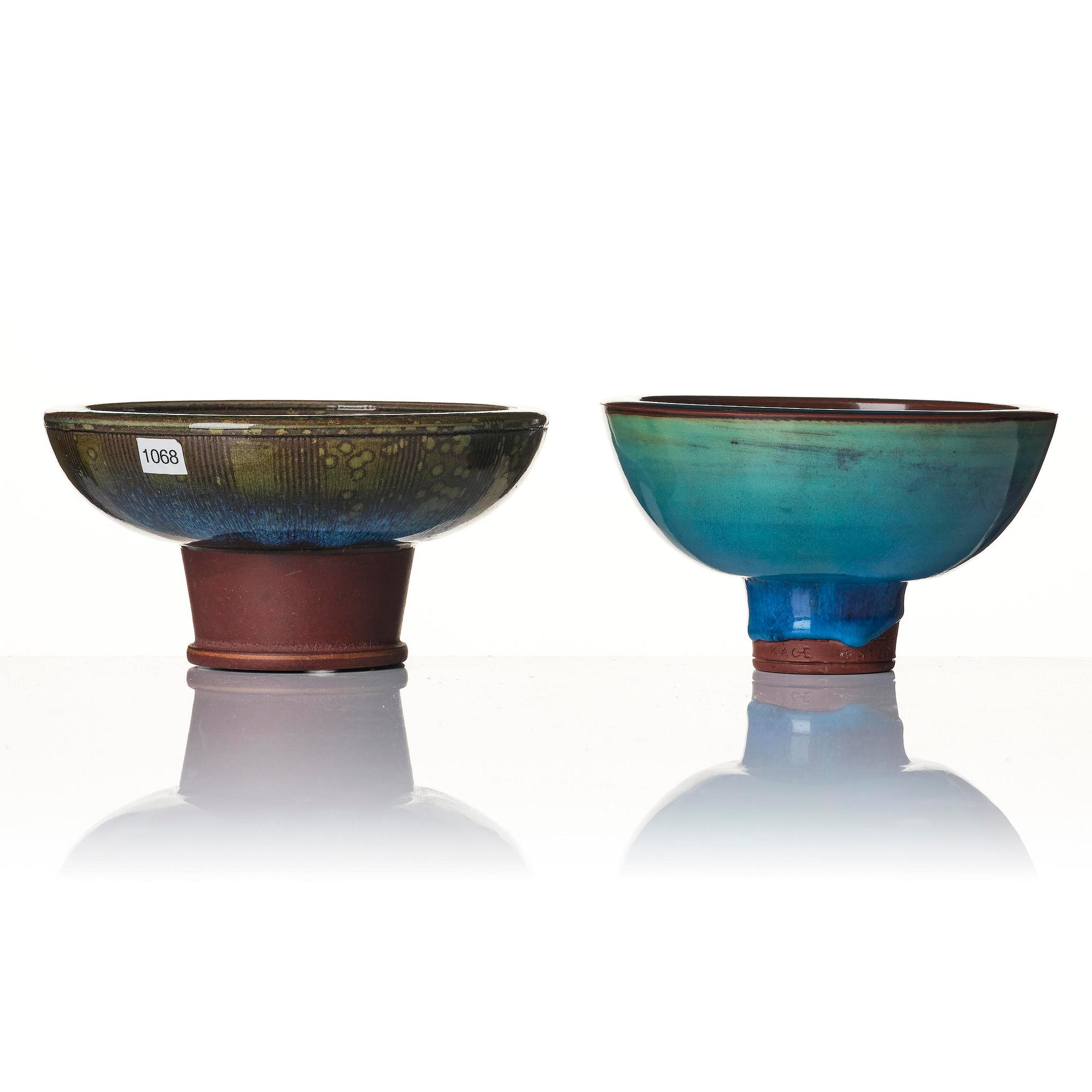 Wilhelm Kåge, a set of two Farsta stoneware footed bowls, Gustavsberg Studio 1958 and 1960.