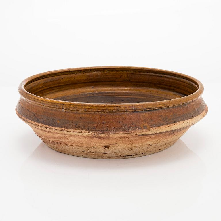 Kyllikki Salmenhaara, a stoneware bowl signed KS.