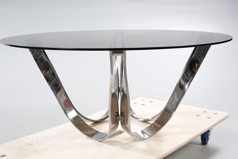 A sofa table from the second half of the 20th century.