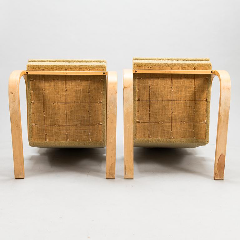 ALVAR AALTO, a pair of mid-20th-century '36/401' for Artek.