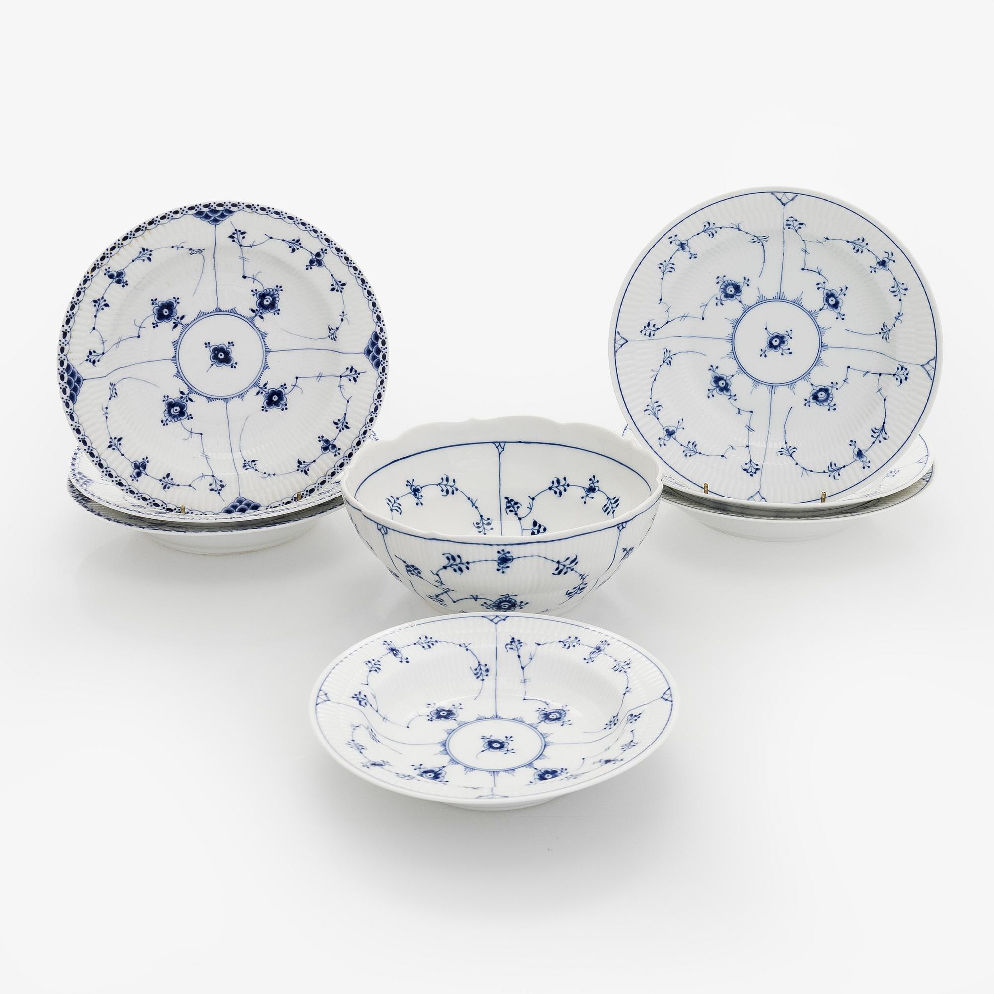 An 8-piece porcelain "Musselmalet", Royal Copenhagen, Denmark.