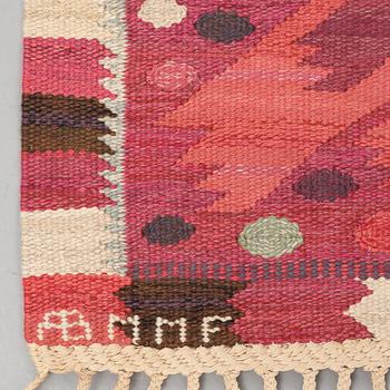 Barbro Nilsson, Matto, "Nejlikan röd", flat weave, ca 320-323 x 251 cm, signed AB MMF BN.