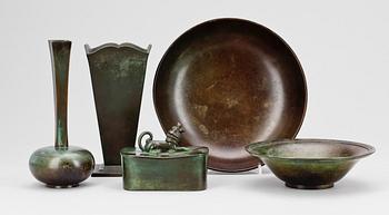 VASER, 2 st, SKÅLAR, 2 st och ASK med lock. Guldsmedsaktiebolaget GAB Stockholm 1920-30-tal.