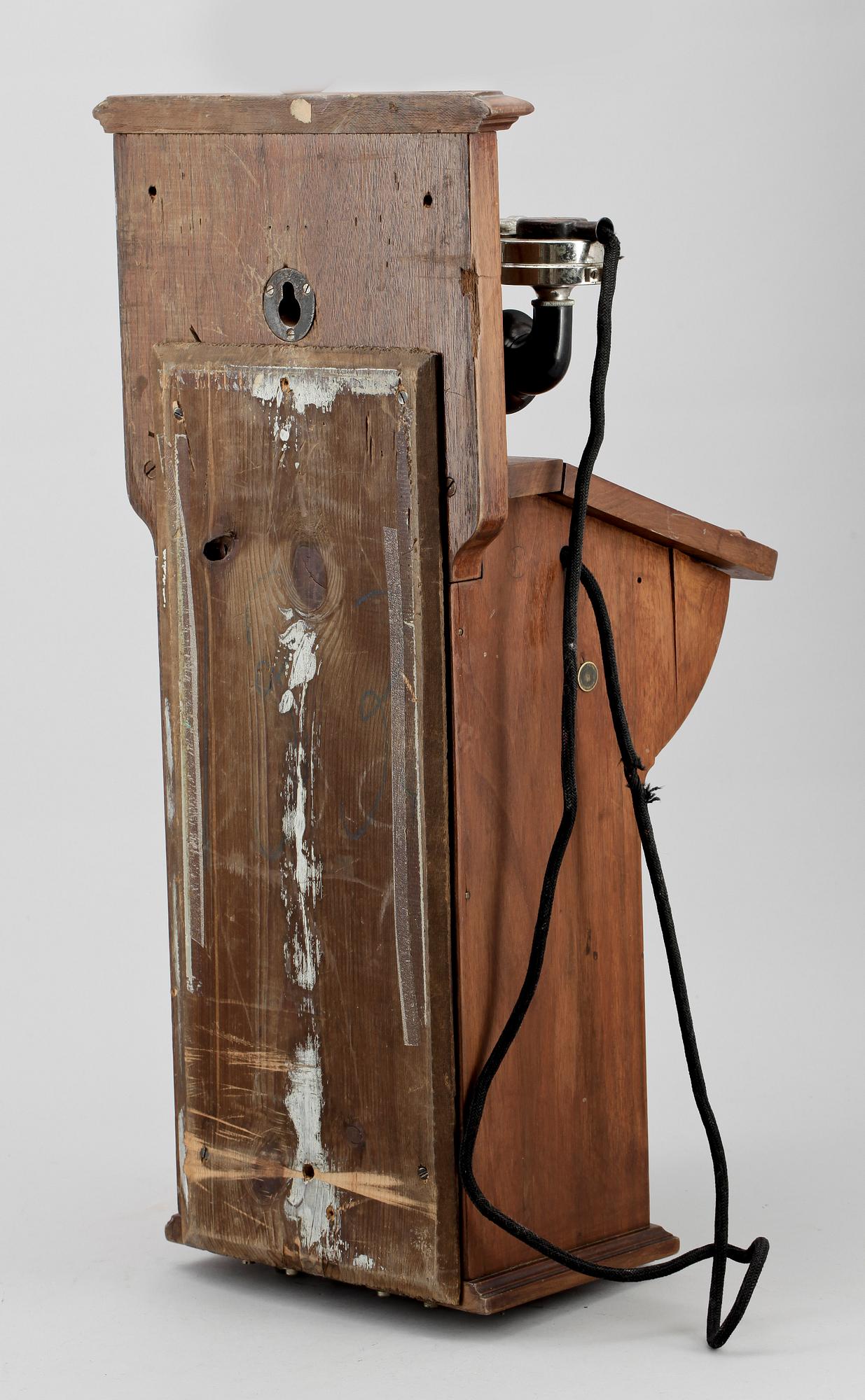 VÄGGTELEFON, tidigt 1900-tal.