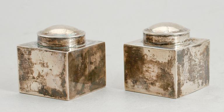 BLÄCKHORN, 2 st, silver, Abraham Gerzén, Landskrona 1797. Vikt ca 226 g med glasinsats.