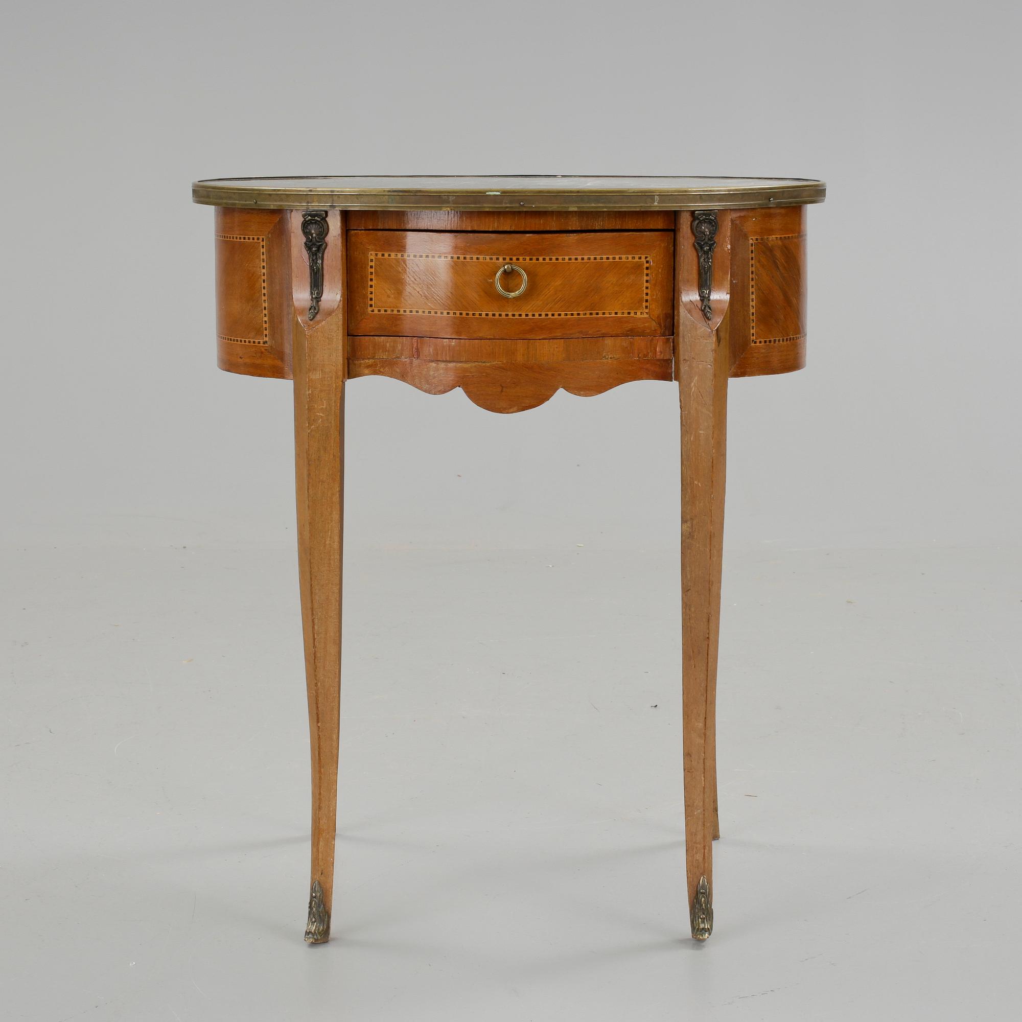 BYRÅ, Louis XVI-stil, 1900-tal.