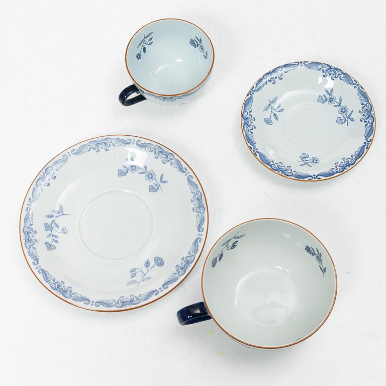 Matservis, 75 delar, "Ostindia", Rörstrand, samt en kinesisk tallrik, exportporslin, mönsterförlaga till "Ostindia".