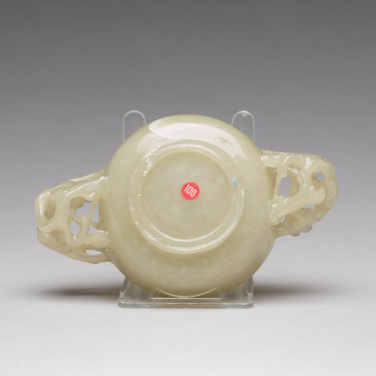 BÄGARE, nefrit. Kina, 1900-tal.
