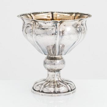 Berndt Erland Wallin, a Neo Rococo parcel-gilt sugar bowl, Tampere 1874.