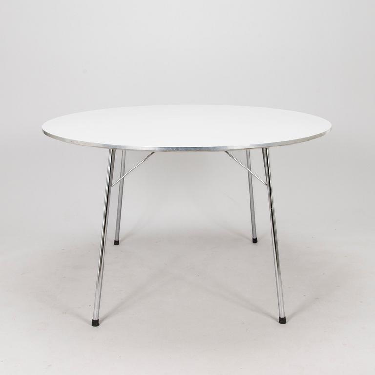 Arne Jacobsen, matbord modell 3600 Fritz Hansen, Danmark 1970-tal.