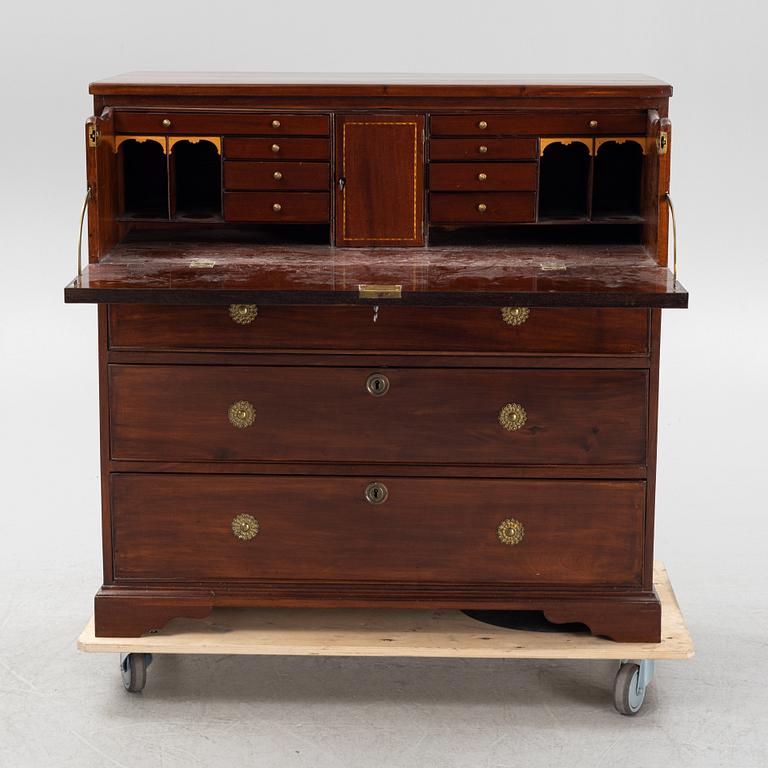 A chest of drawers, first half of the 19th century.