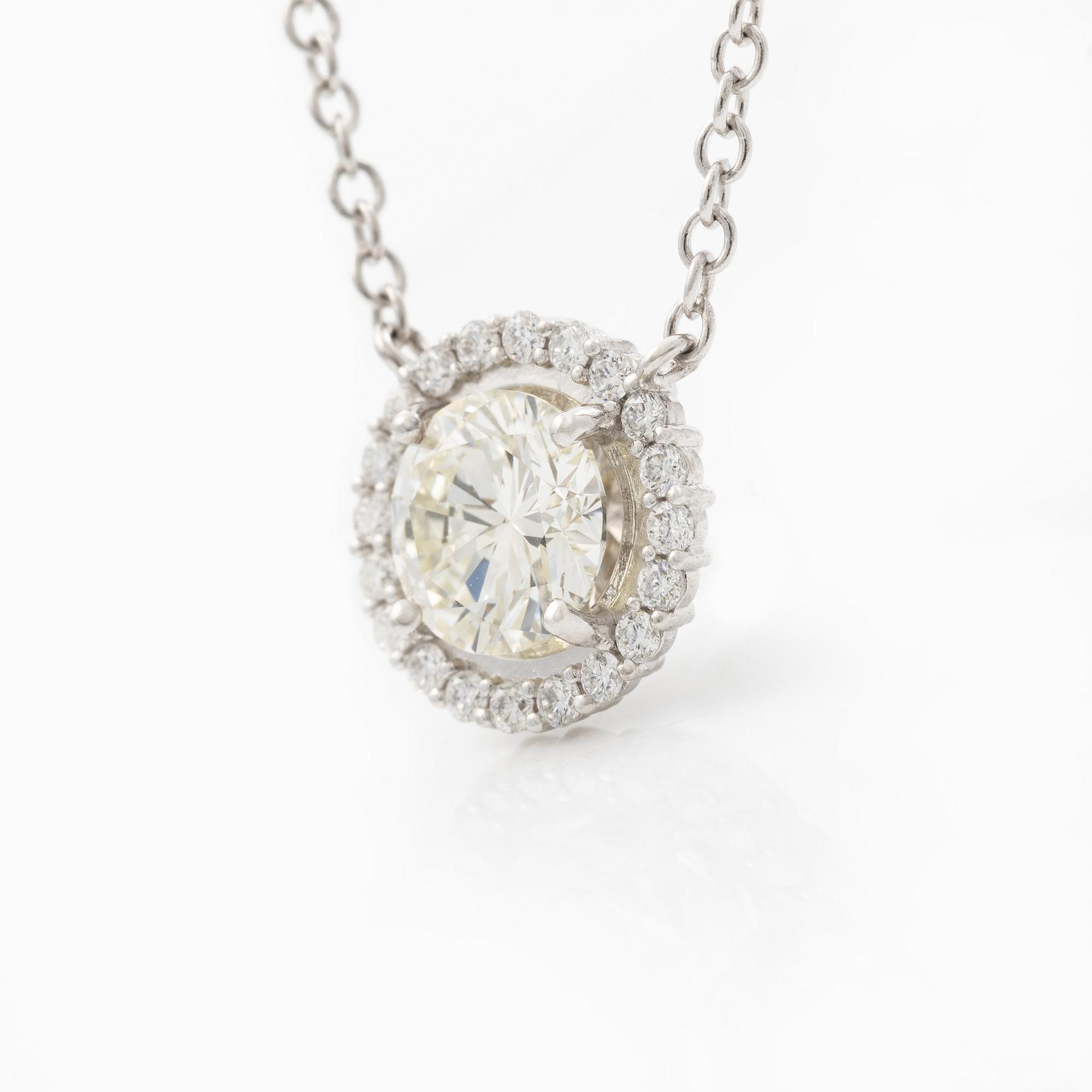 Necklace 18K white gold with brilliant-cut diamonds, accompanying report IGI.